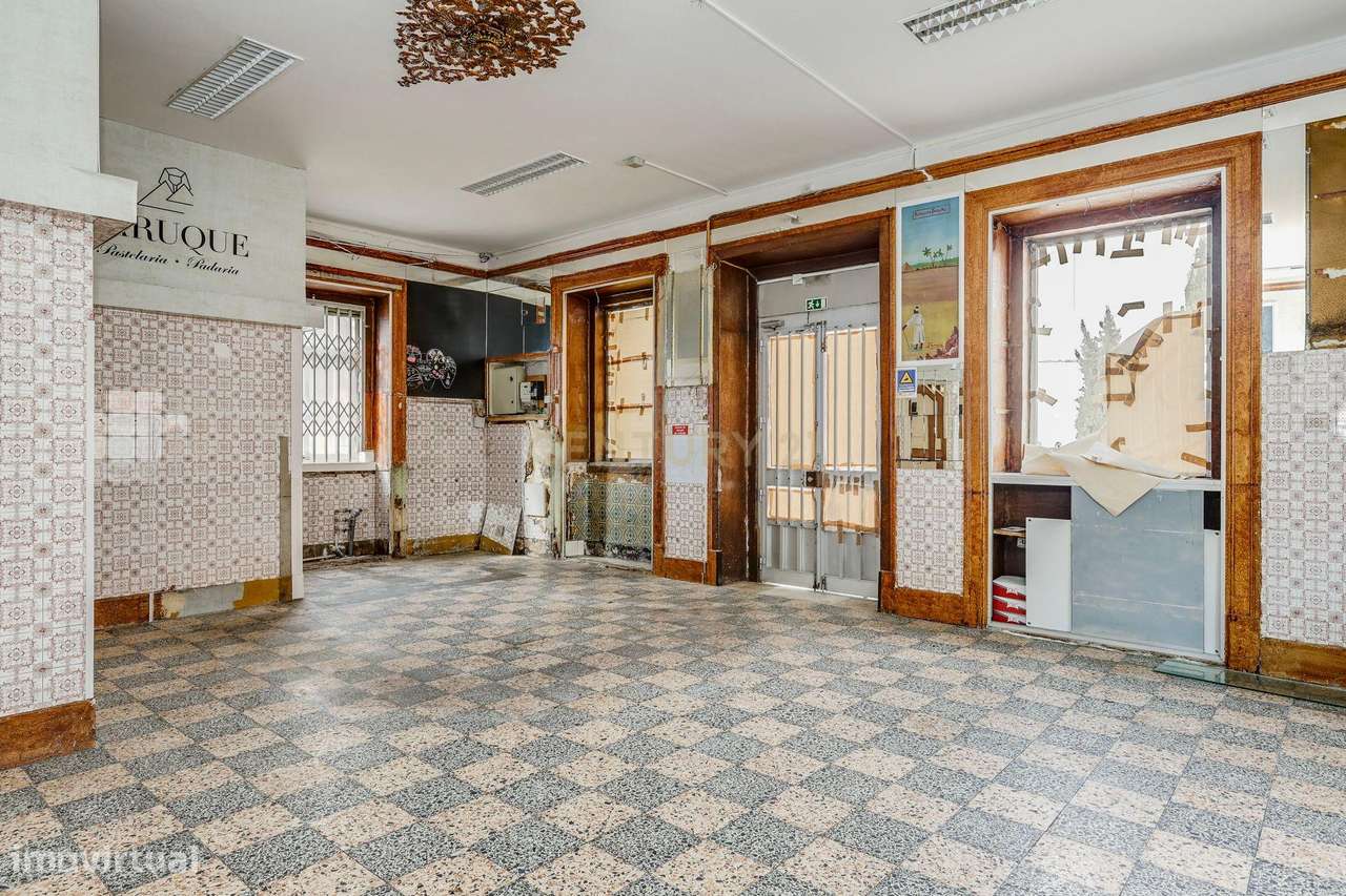 Prédio de Uso Misto no Centro Histórico de Odivelas – Habitação + Comé-28