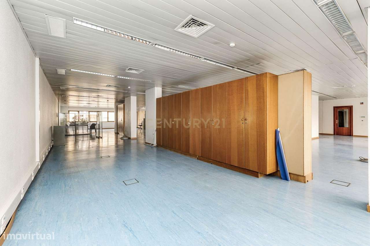 Escritório de 217 m² com  Estacionamento – Laranjeiras - Grande imagem: 4/13