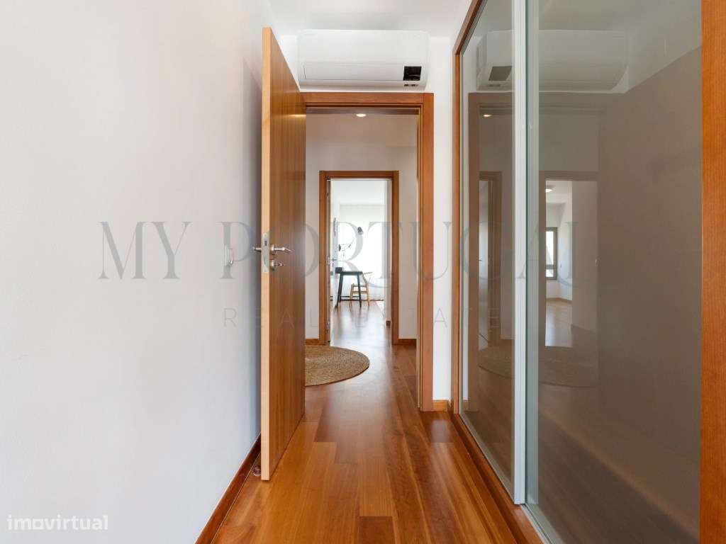 Elegância e Modernidade: Moradia T4 de Luxo com Rooftop em Alcochete-19