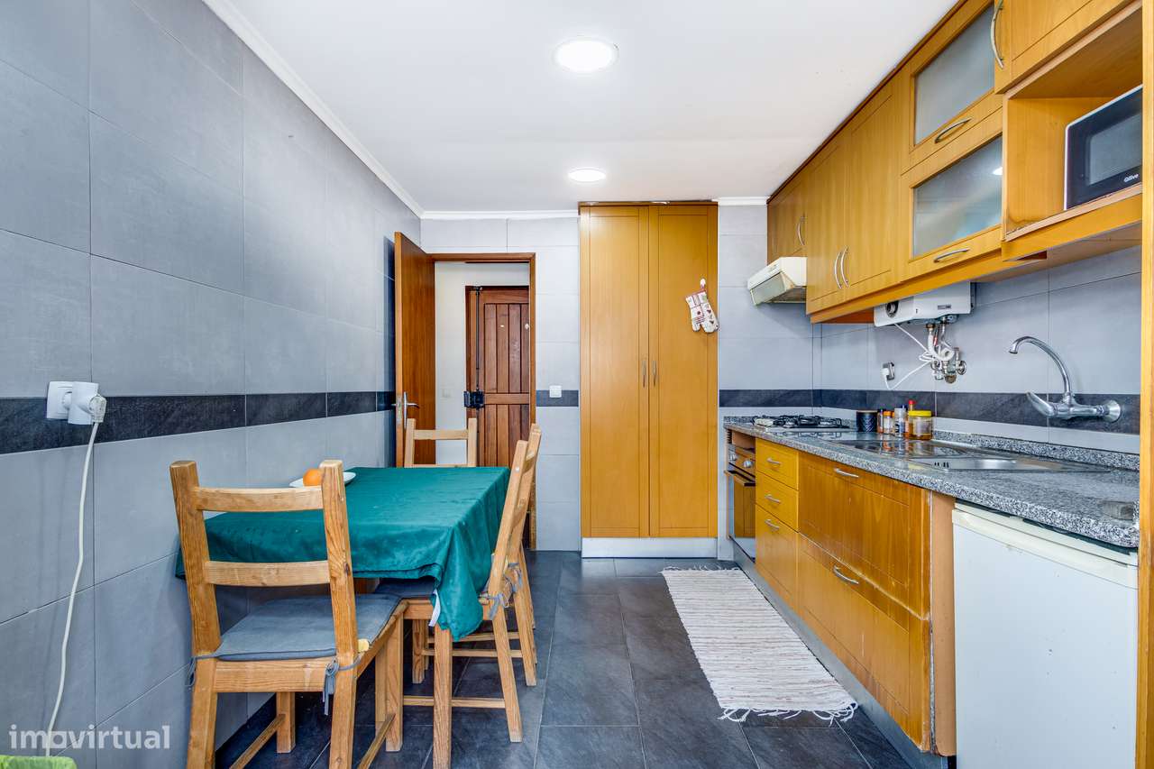 APARTAMENTO T2 CONVERTIDO EM T3 | 84M2 BRUTA | ARRECADAÇÃO | SETÚBAL - Grande imagem: 5/26