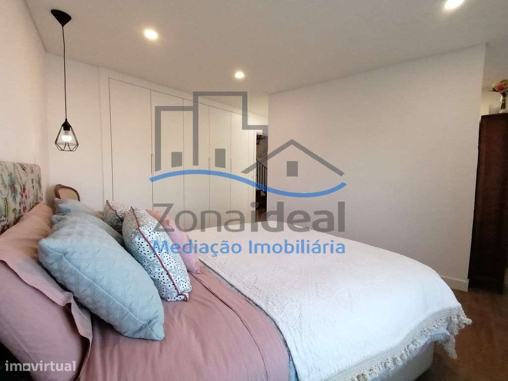 Apartamento T3 Duplex com parqueamento 2 carros - Alenquer-10