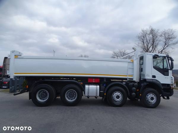 Iveco TRAKKER 410 / 8X4 / 2 STRONNA WYWROTKA / HYDROBURTA / AUTOMAT / 17 TON ŁADOWNOŚCI / 2008 rok - 25