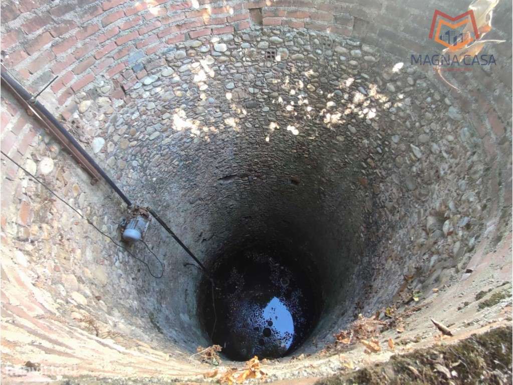 Moradia em Propriedade Total com 3 apartamentos T3, + 1 apartamento...-9