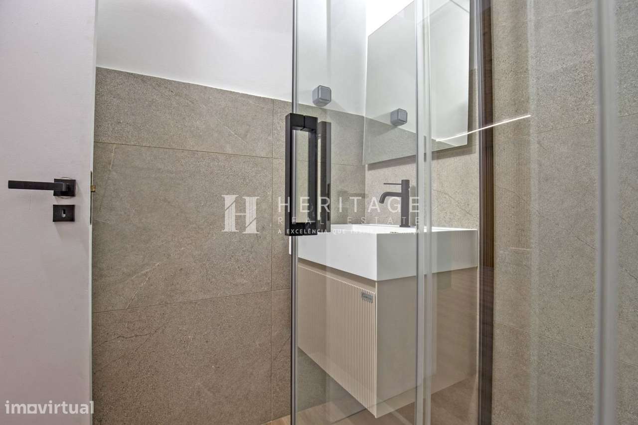 Loja situada na Rua Alexandre Herculano-25