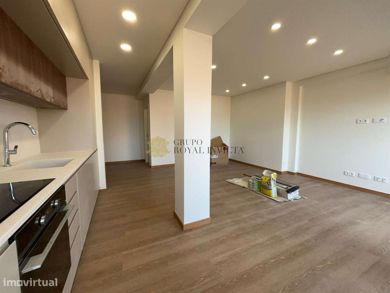 Apartamento T2 +1 Totalmente Remodelado com garagem fechada – Santa Ma - Grande imagem: 4/30