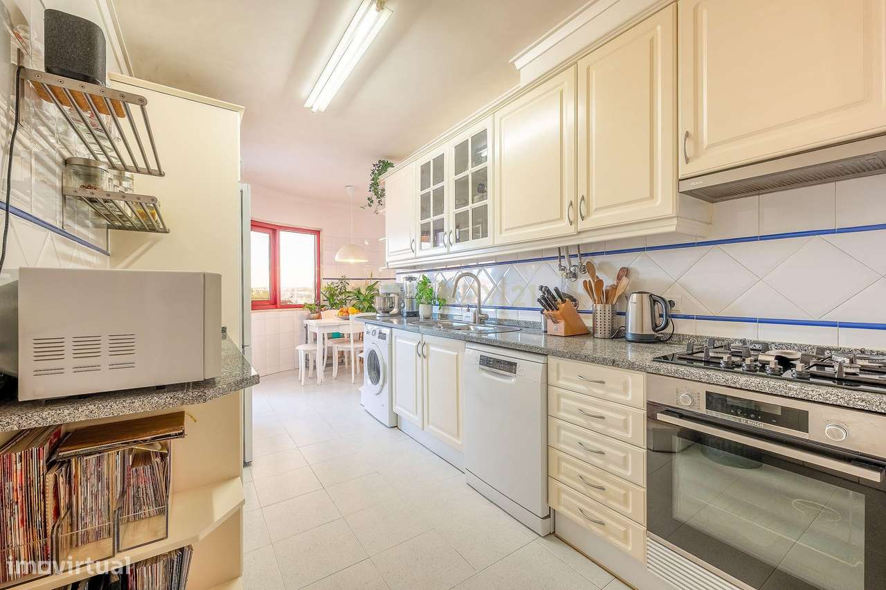 Apartamento T3, com Box de 85 m2 e Arrecadação em Odivelas-22