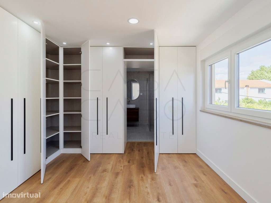 NOVO - Moradia de T4+2 no Bairro da Conceição-25