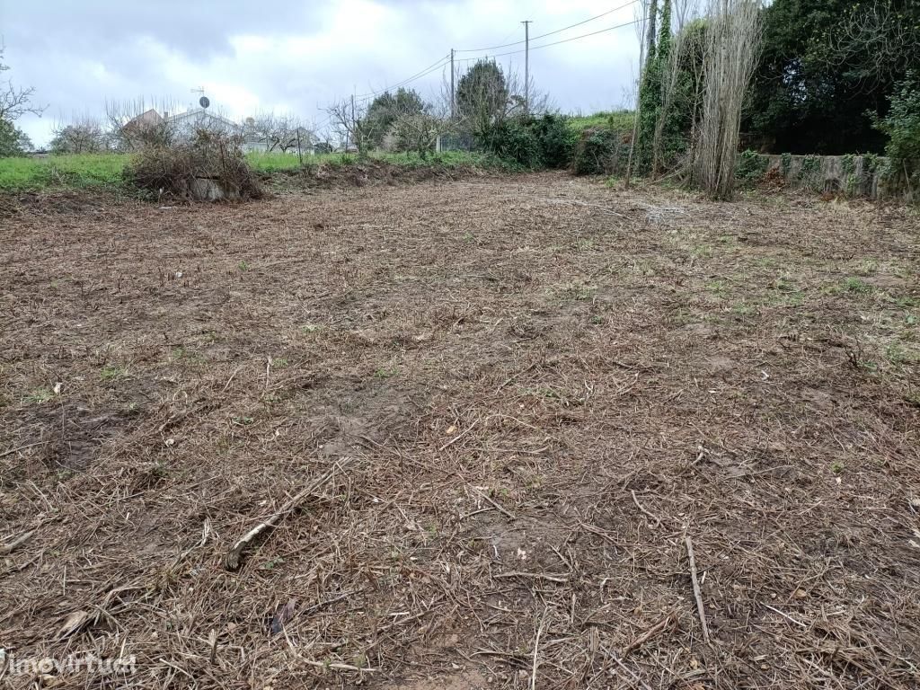 Terreno Casais da Vestiaria-Alcobaça-Para construção