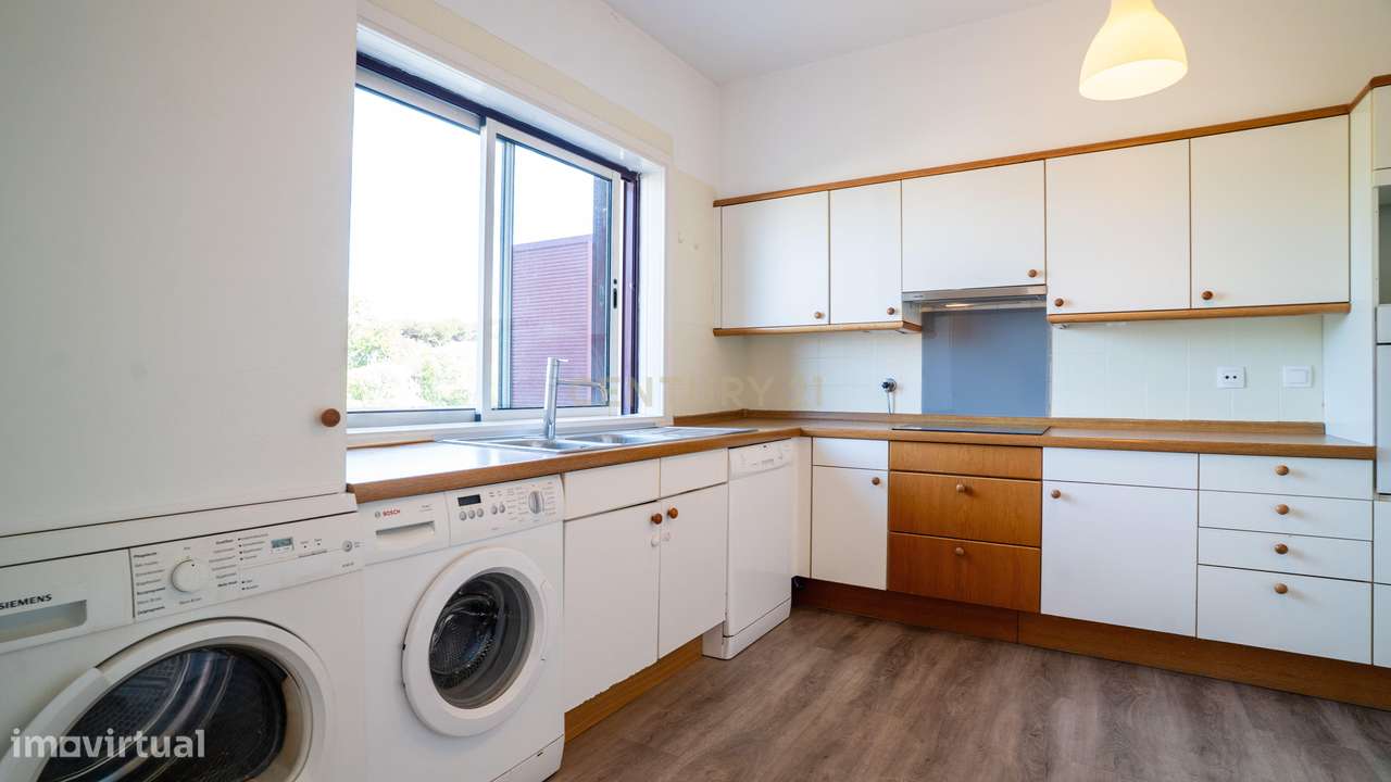 Apartamento T3 com Vista Mar – 5º Andar – A Dois Passos do Casino Esto-6