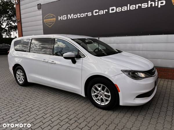 Chrysler Pacifica - 22