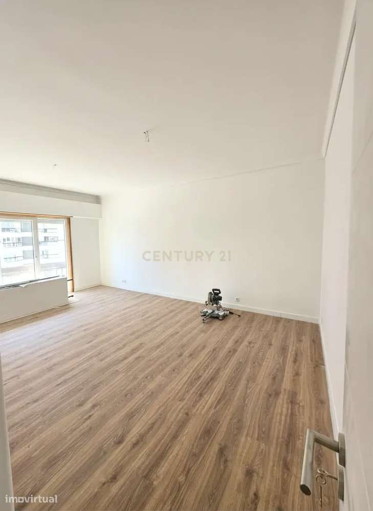 Apartamento Renovado em Algés, Oeiras - 2 Quartos e 2 WC-14