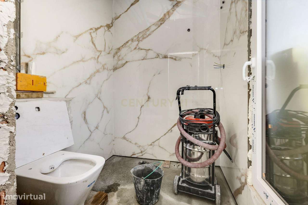 Moradia T4 com piscina em Caneças-20