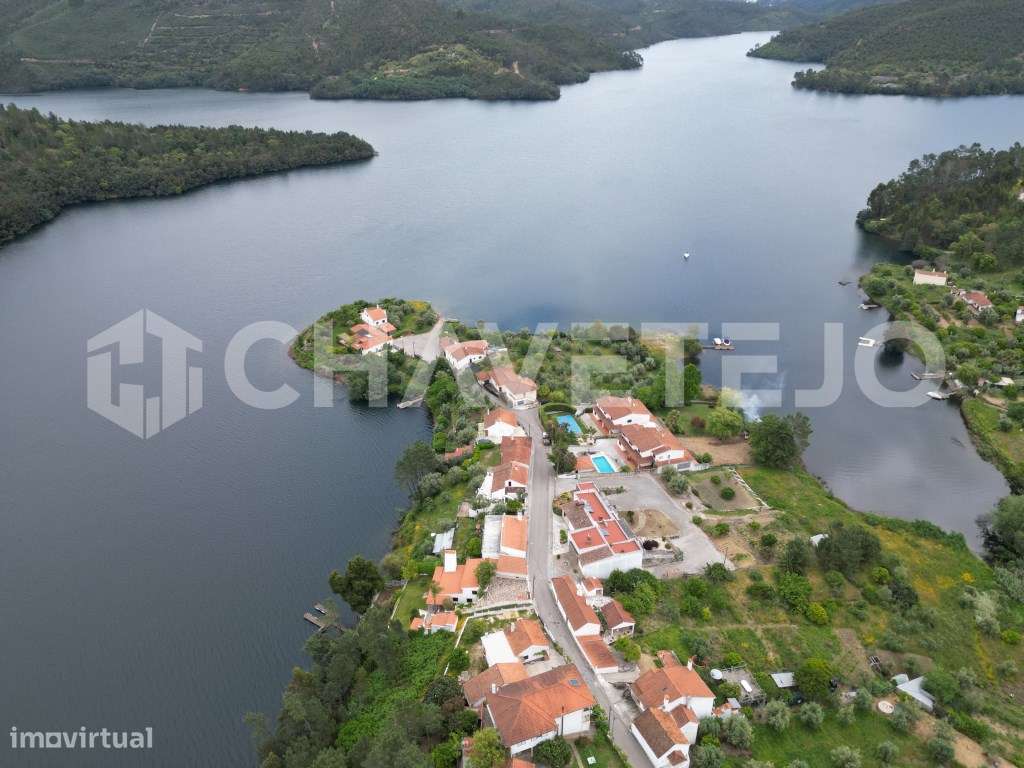 Moradia T4 com piscina e anexo junto à Albufeira do Castelo do Bode. - Grande imagem: 2/42