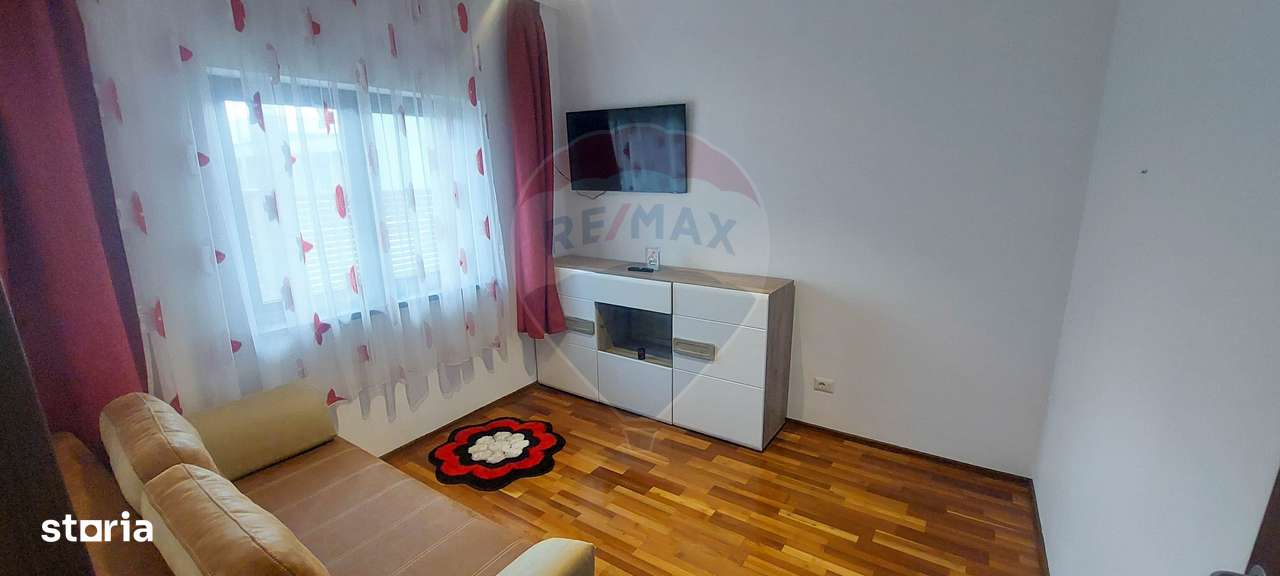 Casă / Vilă cu 6 camere de vânzare - Imagine principală: 4/15