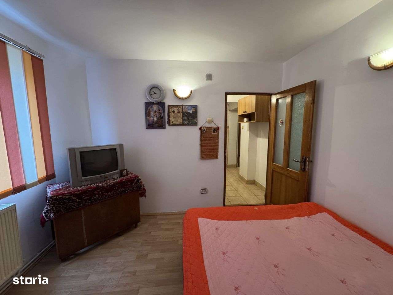 4 cam, etaj 2, 60 mp, bloc caramida, zona centrala Caracal - Imagine principală: 5/20