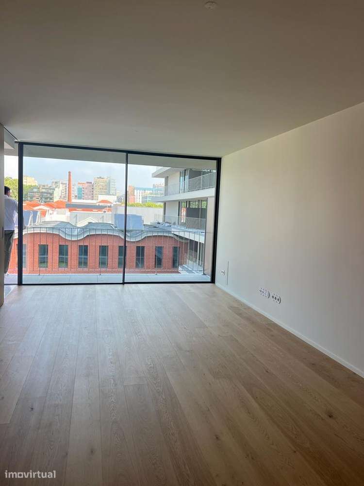 T2 com 2 casas de banho e garagem em Matosinhos Sul - Grande imagem: 2/12