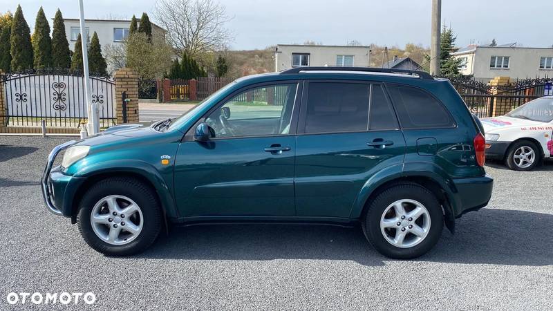 Toyota RAV4 2.0 D-4D 4x4 - 4