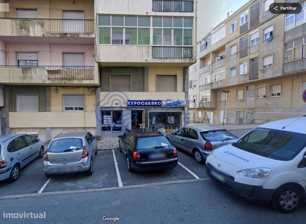 Localizado na Rua António Nunes Sequeira, a 3 min da estação Agualva- - Grande imagem: 2/25