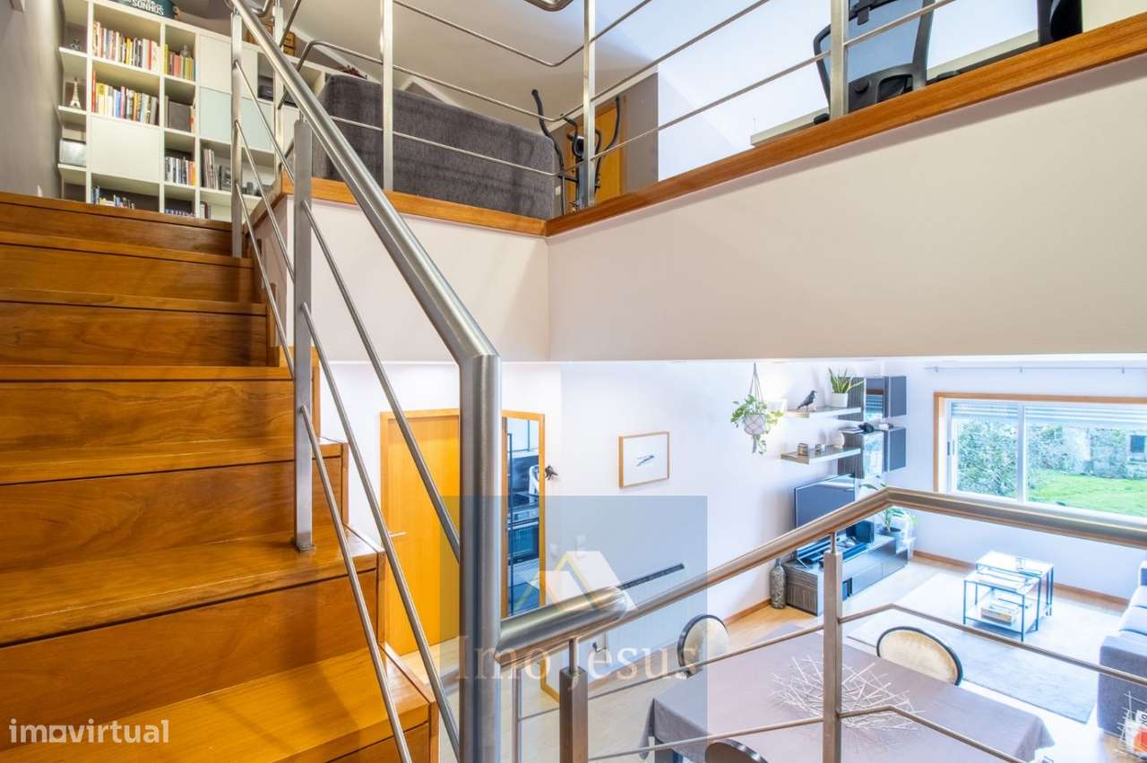 Apartamento T2+1 Triplex Canelas-5