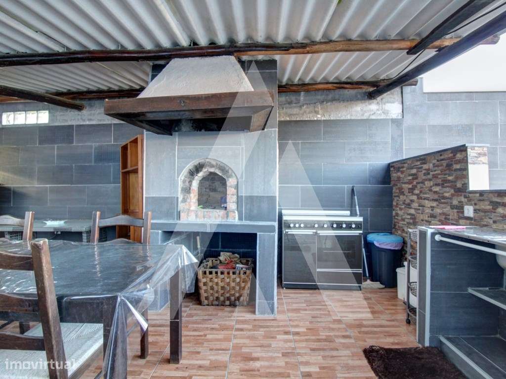 Moradia T6, Isolada, na zona de Oiã-34