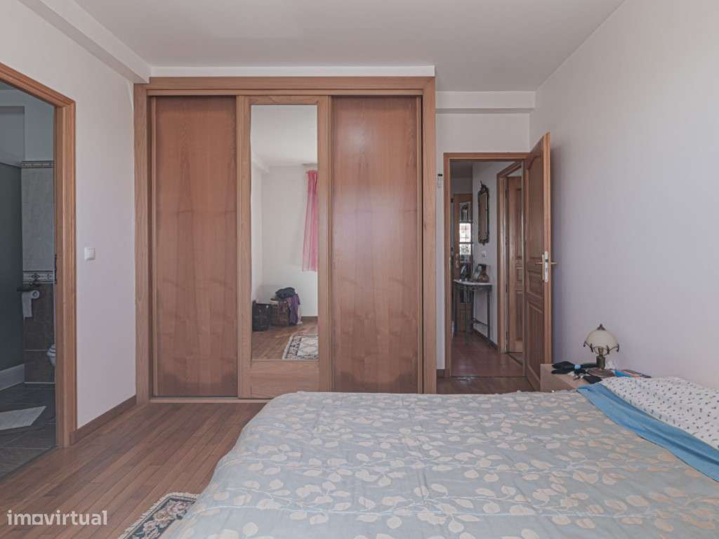 Moradia T5 Isolada com Piscina e Vista Mar-10