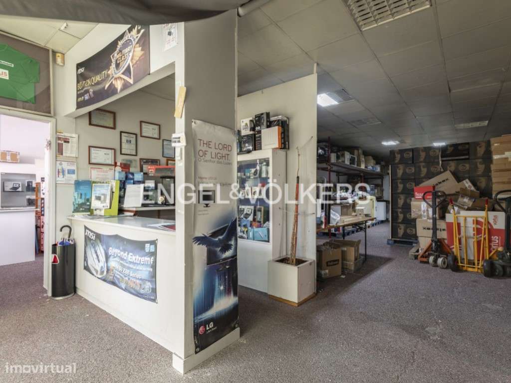 Espaço Comercial com 300 m2 em Benfica - Grande imagem: 4/28