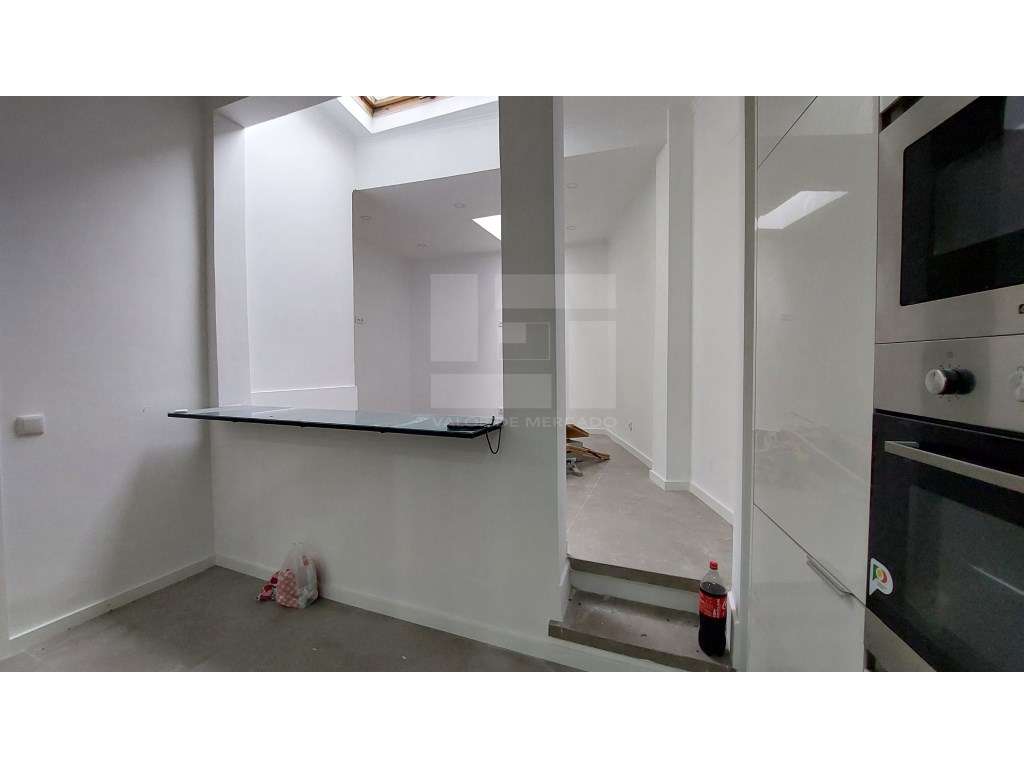 Apartamento T3 de duas frentes, totalmente remodelado, Angelina Vidal - Grande imagem: 2/21