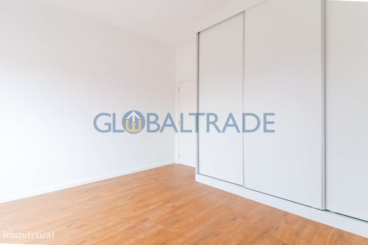 Apartamento T3 Renovado & Equipado em Águas Santas-30