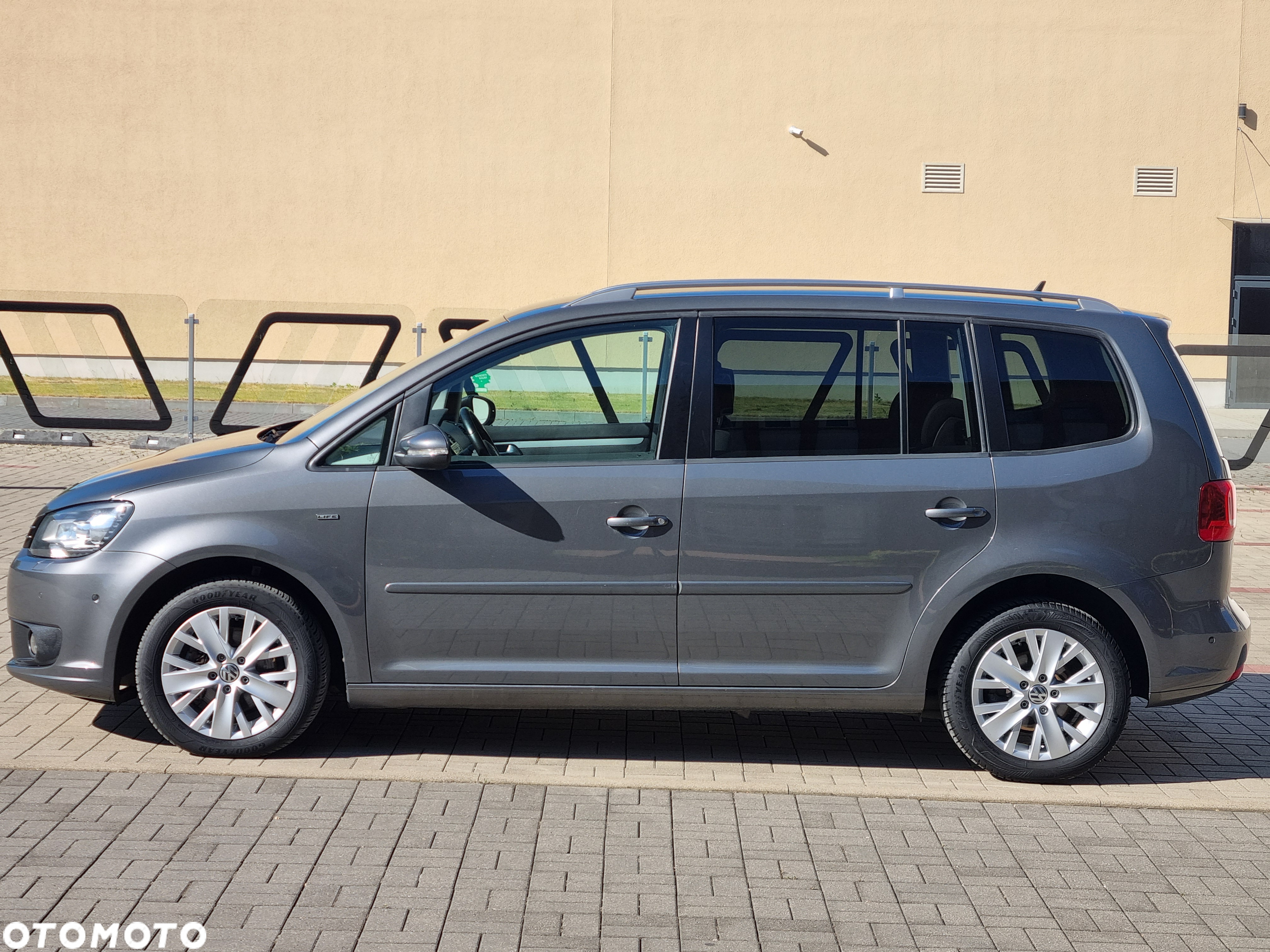 Volkswagen Touran 1.6 TDI DPF BlueMotion Technology DSG STYLE - 2