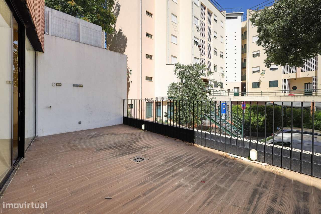 Edifício Renovado no Coração da Graça, Lisboa-6