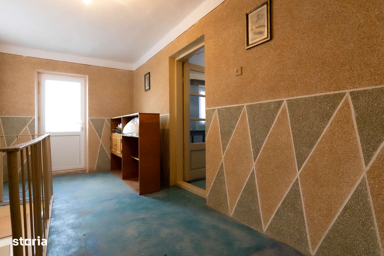 Ocazie-Casa de renovat. 8 camere langa Oltenita-Lac in spatele curtii.-6