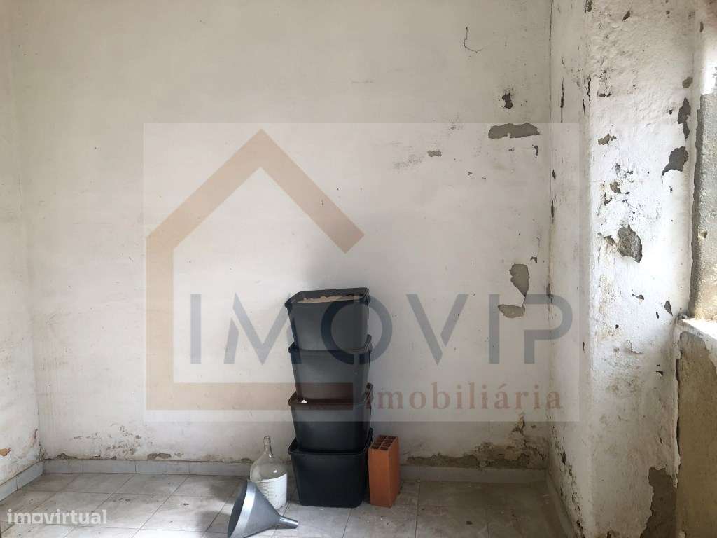 Vende-se prédio para recuperação Alto do Seixalinho - Grande imagem: 5/57