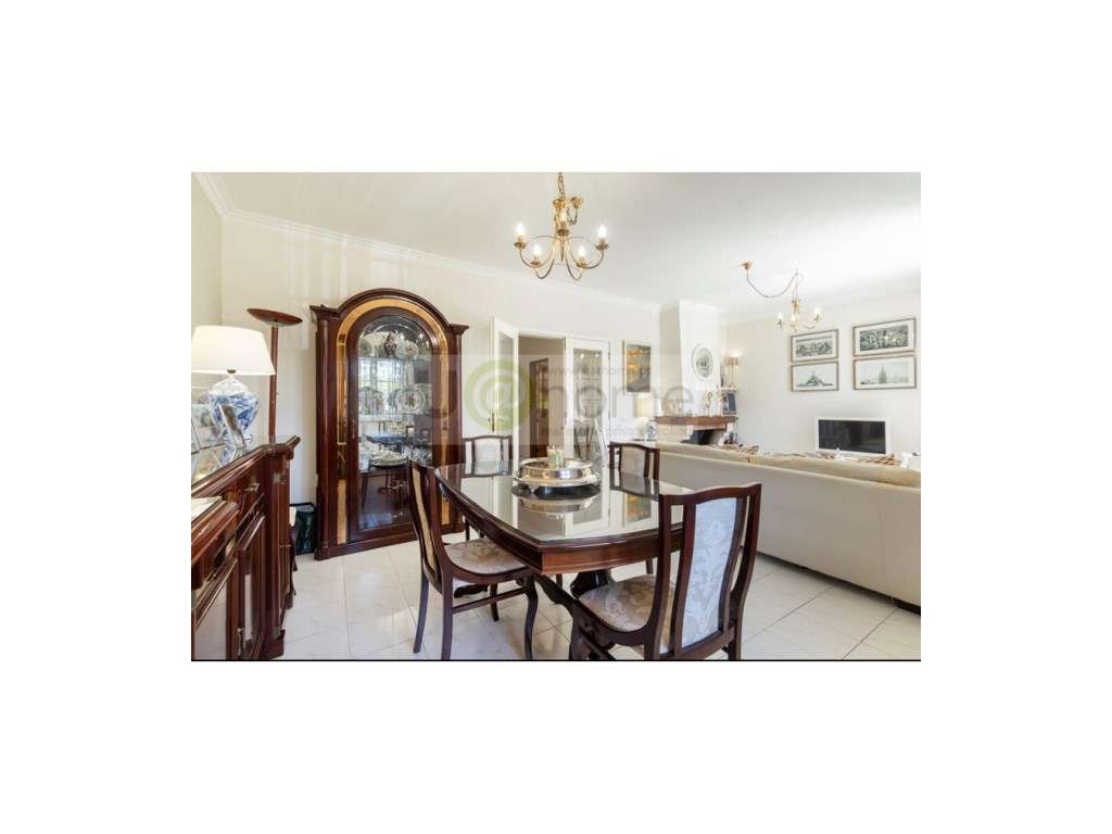 Moradia V4 geminada em Vilamoura perto da Marina-8