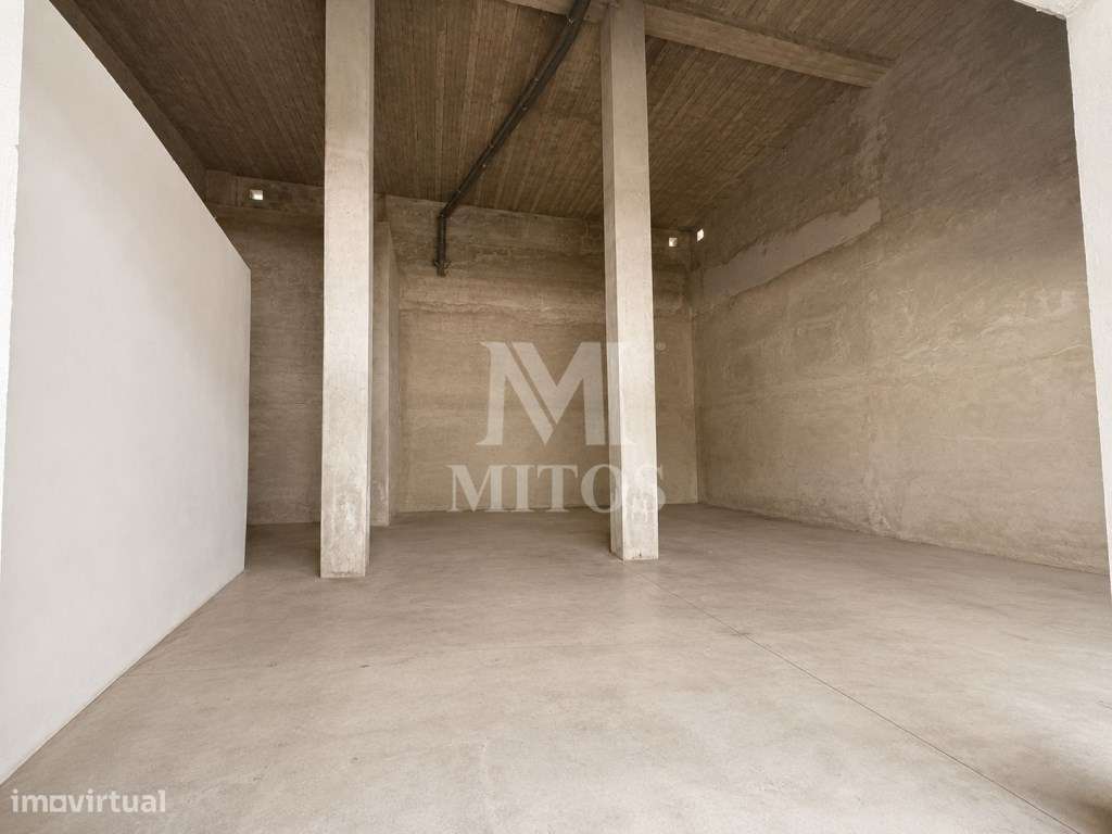 Armazém com 193 m² para venda em Darque - Viana do Castelo-1