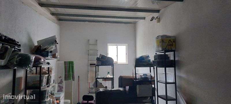 Garagem box com água, energia, wc, duche, pia/cozinha - Grande imagem: 4/5