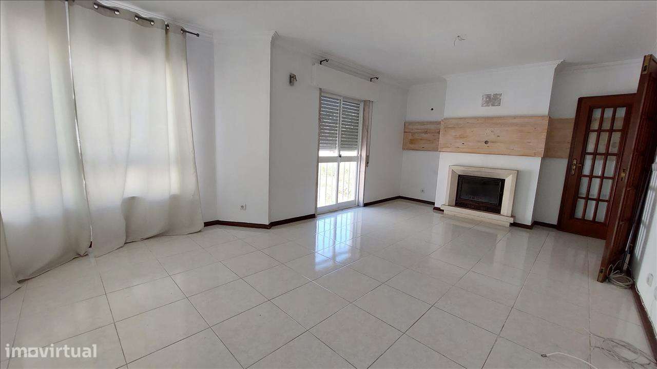 Anúncio Century 21 Portugal - Grande imagem: 2/16