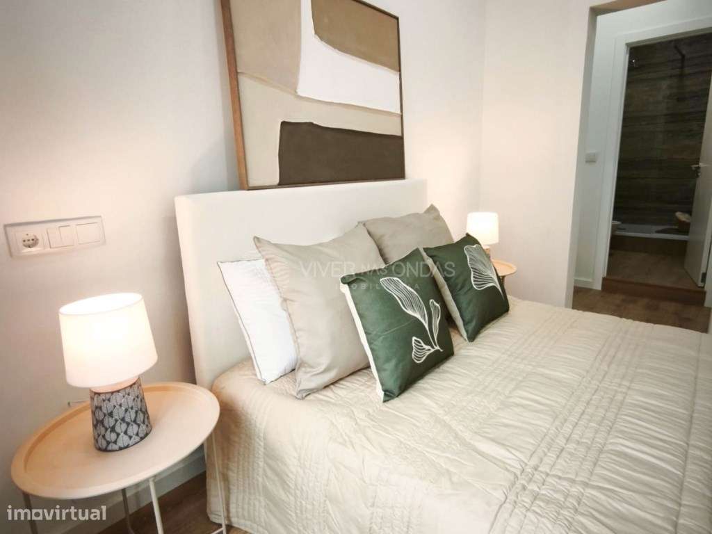 Apartamento T3 totalmente remodelado, com arrecadação, em Benfica.-24