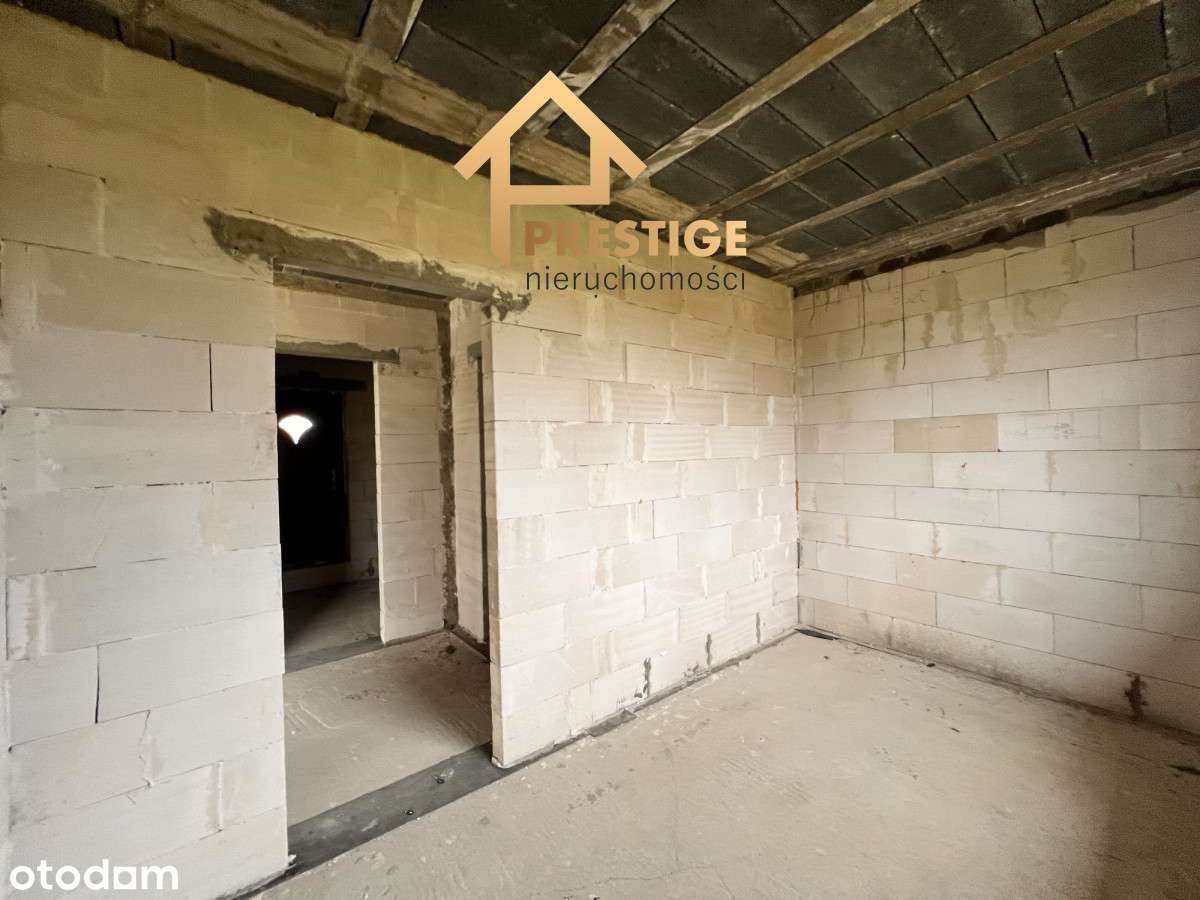 Dom w stanie surowym otwartym blisko jeziora.-10