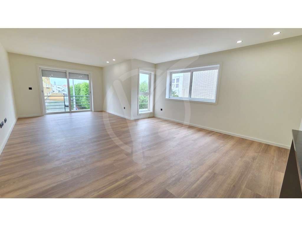 Apartamento T3 como NOVO junto ao METRO na Póvoa de Varzim-1