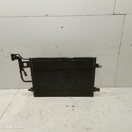 Radiador De Ac Volkswagen Passat (3B3) - 1