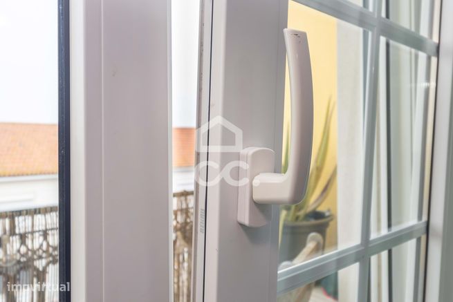 T3 (2+1) com aproveitamento de sótão e garagem, Foros de Amora.-25