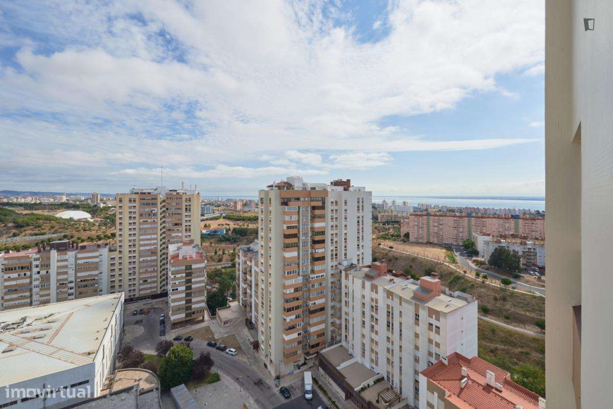 Quarto - localizado em Olaias Lisbon - Grande imagem: 3/9