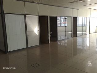 Arrendamento de Escritório 327m2 na Alameda António Sérgio - Grande imagem: 3/9