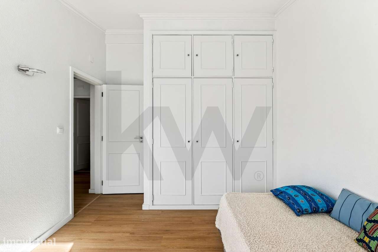 Moradia T4+1 com Piscina Coberta, Jardim e Churrasqueira em Alcoitão,-22