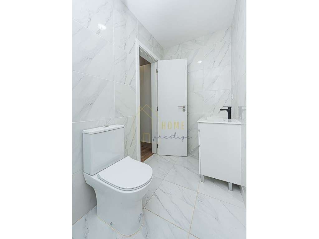 Fantástica moradia T2 com quintal em Setúbal-6