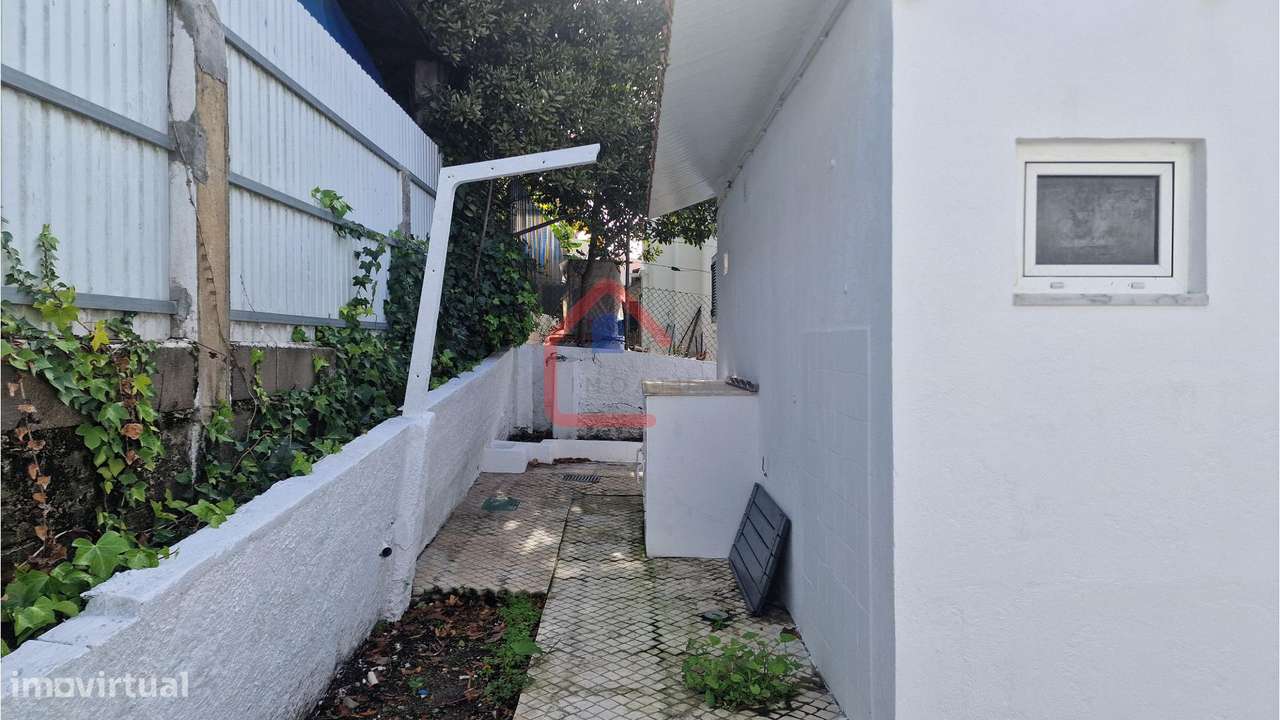 Moradia Isolada T3 em Sesimbra-11