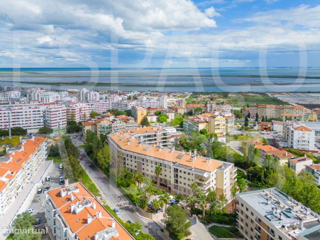 DESLUMBRANTE! Condomínio Privado com porteiro residente, vigilância...-3