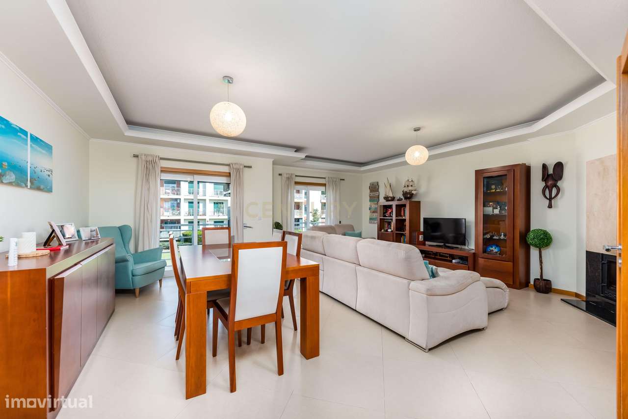 Apartamento T3 com 2 Box e 2 Suítes. Vista Panorâmica em Oeiras-6