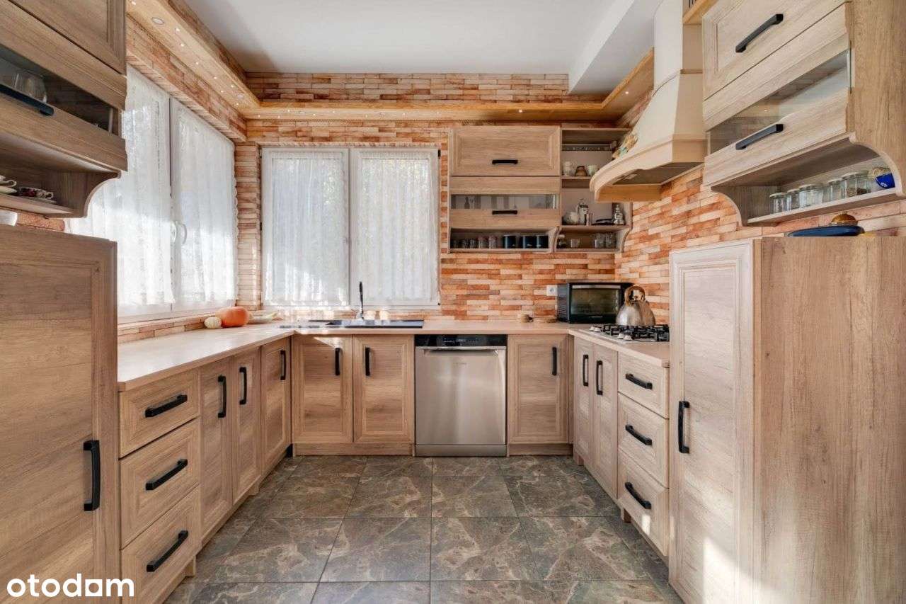 Przestronny dom z ogrodem i garażem!-8