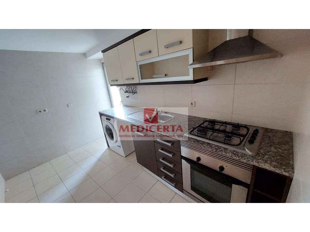 T2 boas áreas - parqueamento - Rinchoa - Ocupado - Grande imagem: 5/24